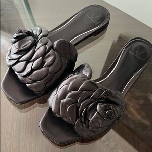 Valentino Garavani Rose Leather Sandal